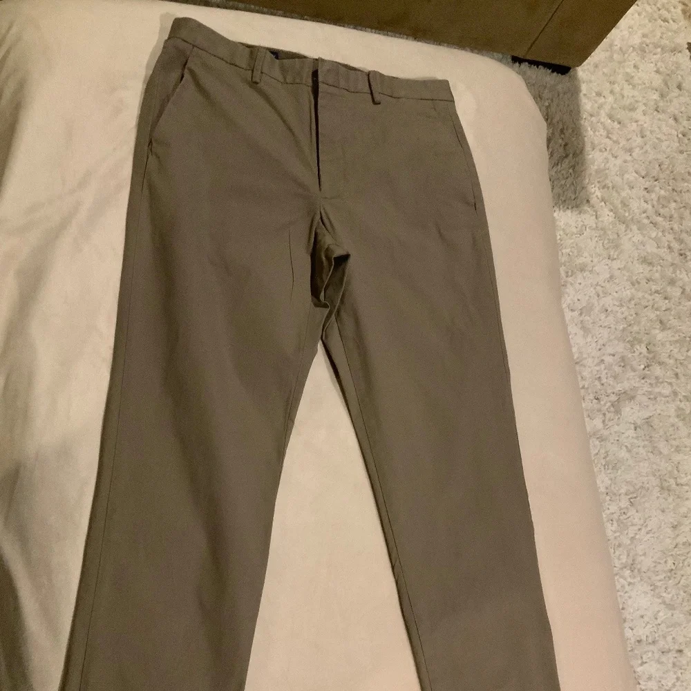 JCrew Tan 30 32 Thompson  Tapered Chinos Office Golf Preppy Resort Essential